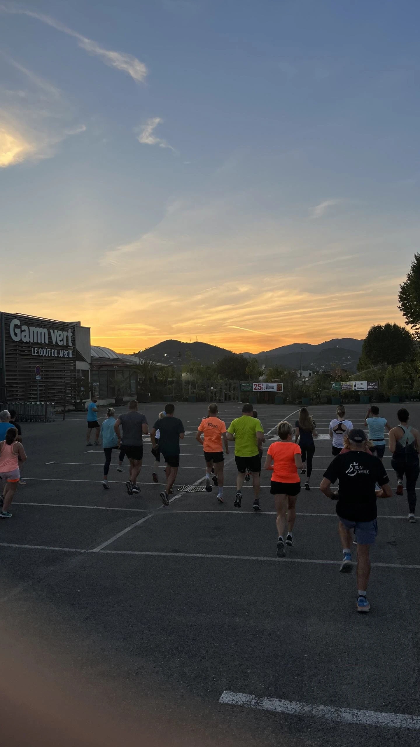 Coureurs participant à un événement sportif Run&Smile